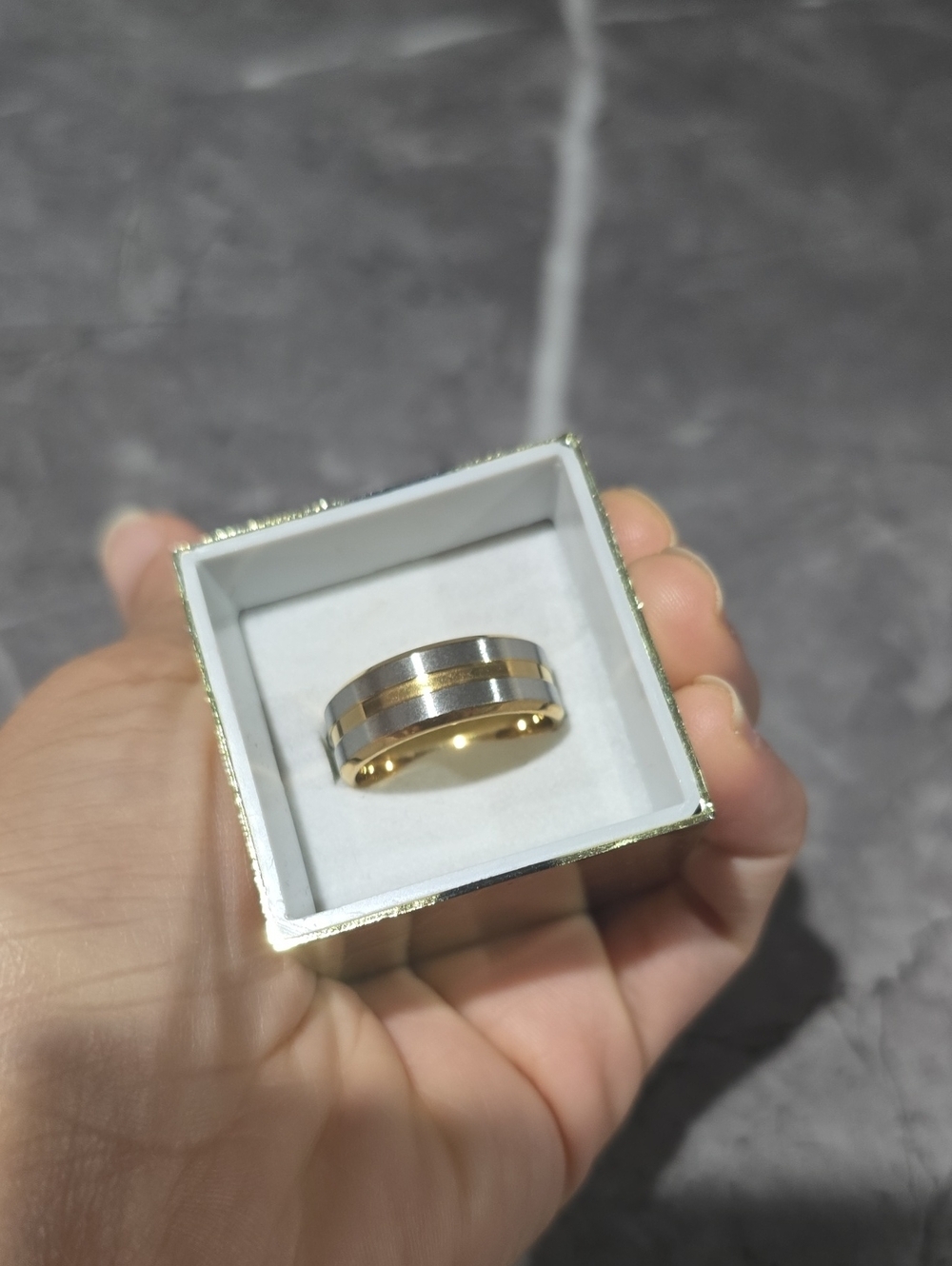 Unisex band rings suitable for most occasions, promise ring, engagement ring